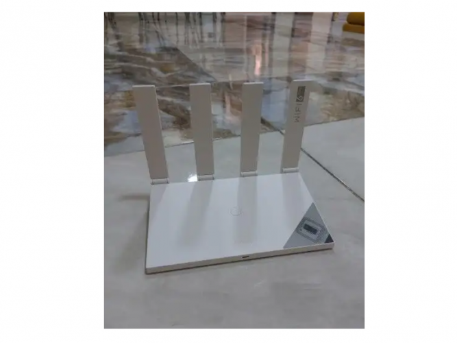  مقوي ارسال Huawei ( WiFi 6 plus )