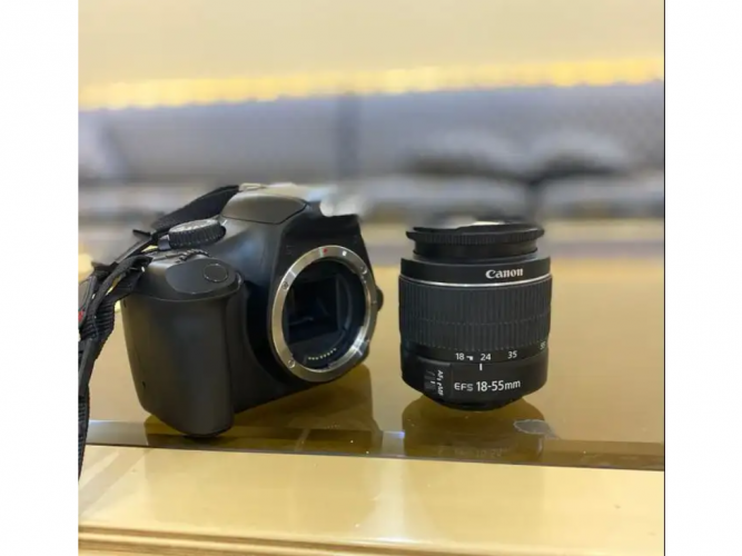  كانون 1100 D